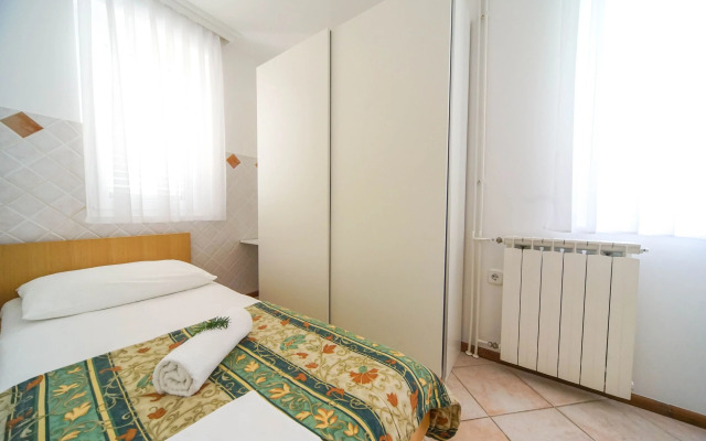 Apartments and Rooms Degra