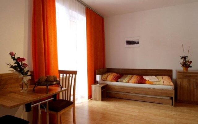 Penzion a restaurace Sklář