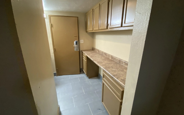 Economy Inn North Randall