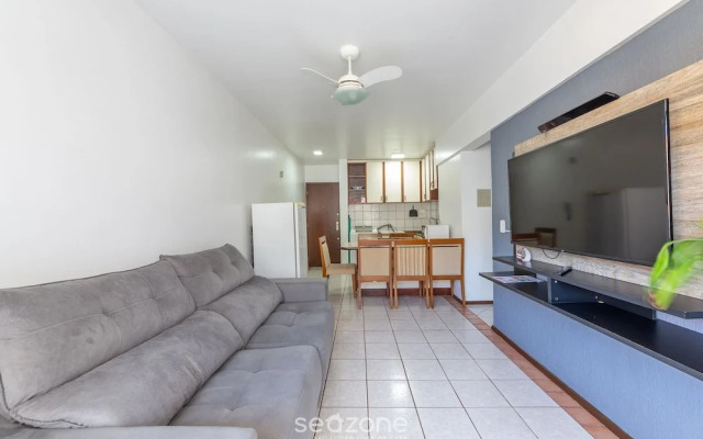 Apto bem Localizado a 500mts da Praia Rhi206