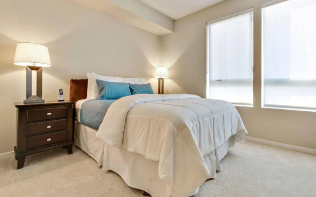 Wilshire La Brea Apartments