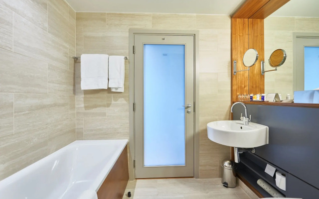 Apex City of London Hotel