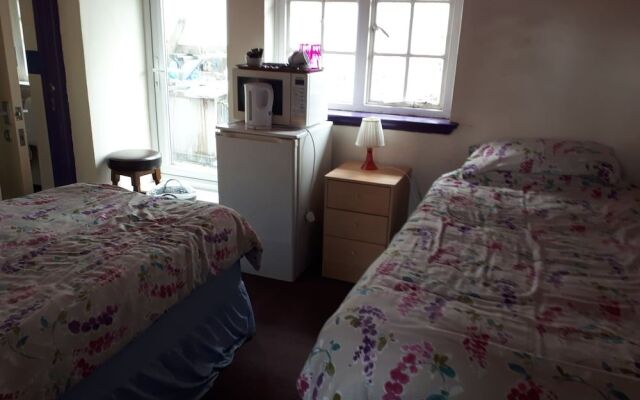 Colin Grazier Hotel