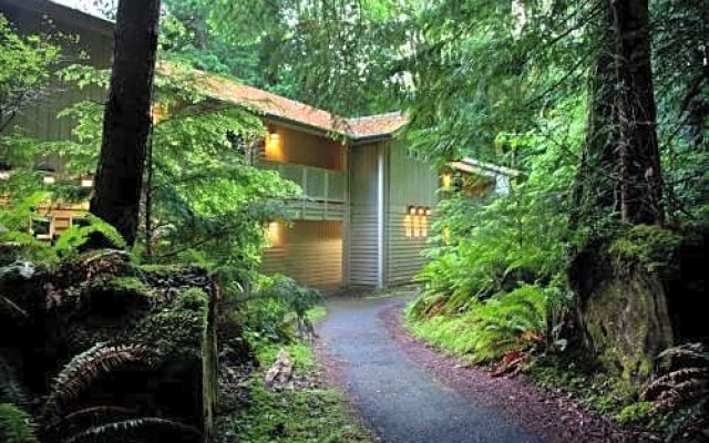 Lake Crescent Lodge