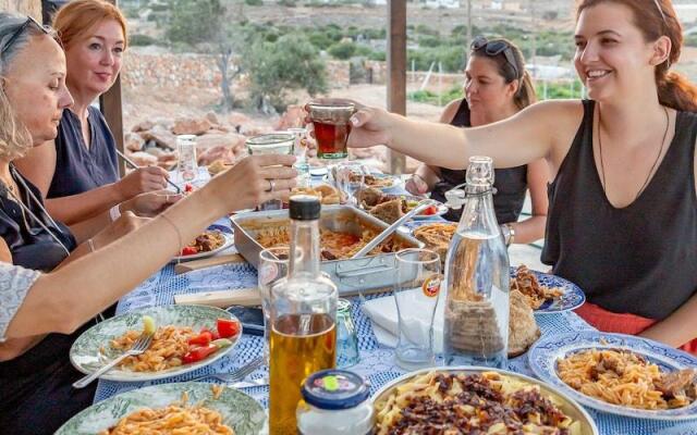 Theoxenia Suites & Apartments