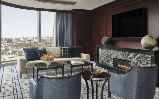 Four Seasons Hotel One Dalton Street, Boston