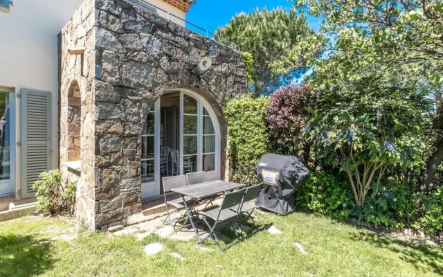 Apartment in La Motte Near Golf Course