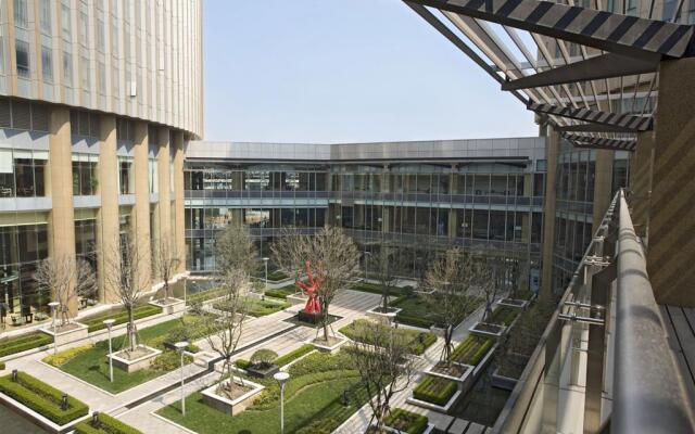 Sheraton Grand Shanghai Pudong Hotel & Residences