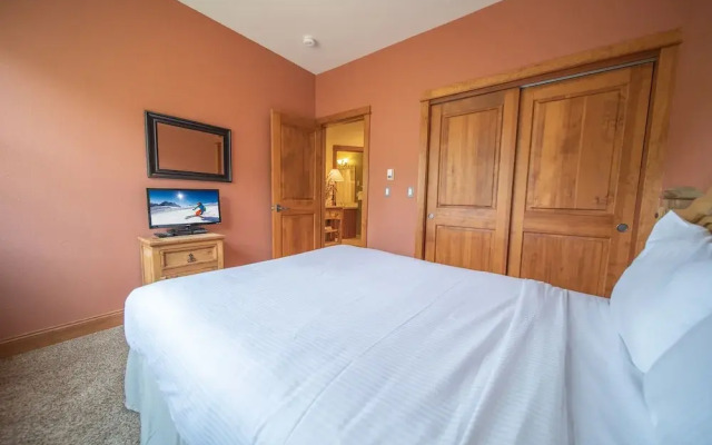 Antlers Gulch 303 by SummitCove Vacation Lodging