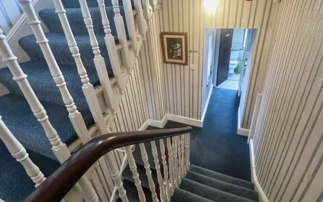 Helen's Hotel