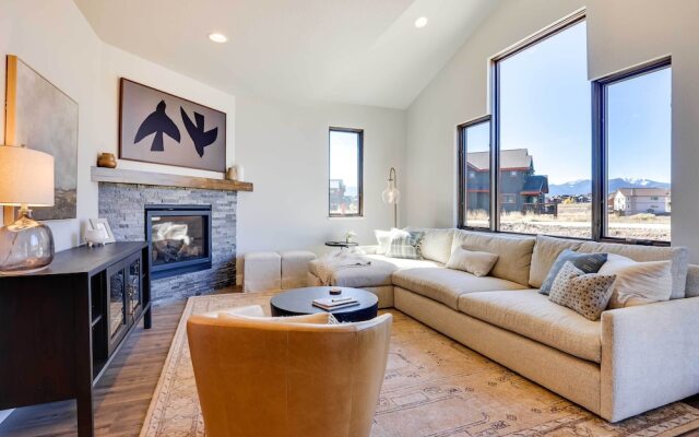 Cozy Tabernash Home w/ Fireplace & Mountain Views
