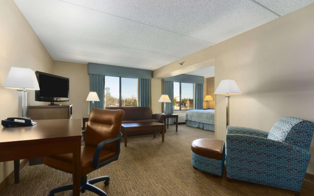 Holiday Inn Express Fayetteville Fort Bragg by IHG