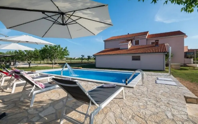 Armitage - Family Friendly - A4