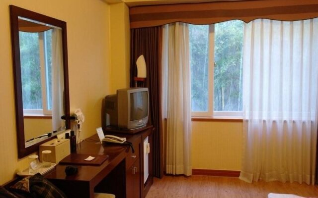 Mt. Palgong Spa Tourist Hotel
