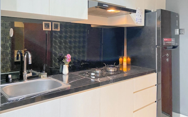 Homey And Cozy Living Studio At West Vista Apartment