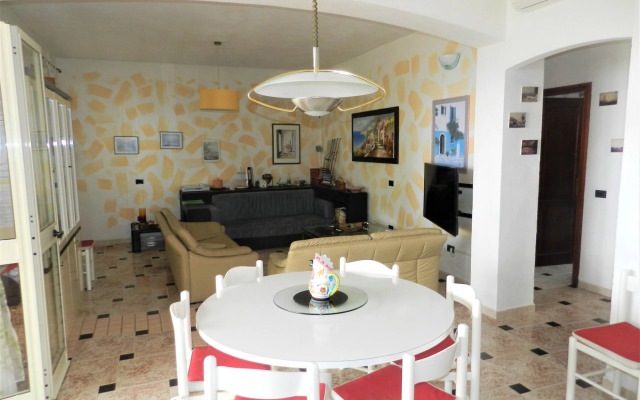 Cozy Holiday Home in Ricadi near Sea