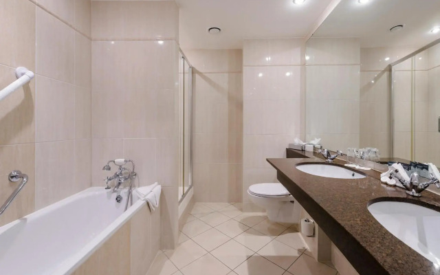 Shearwater Hotel & Spa