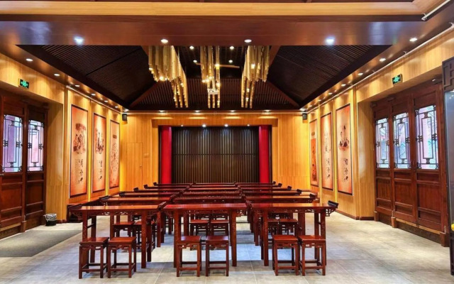 Huaxinong Villa Hotel