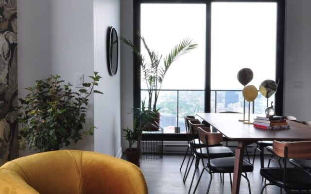 Tour des Canadiens Penthouse by Hometrotting
