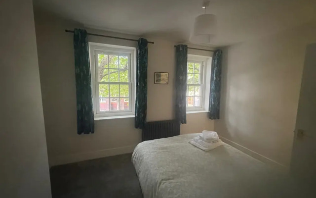 Vauxhall Flat 9 - London