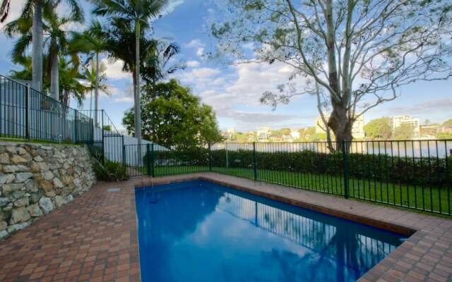 Modern Studio Apartment With Pool And Amazing Views