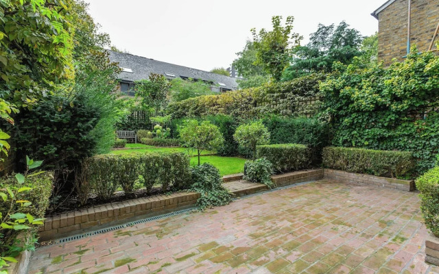 Aldridge Road Villas Ii By Onefinestay