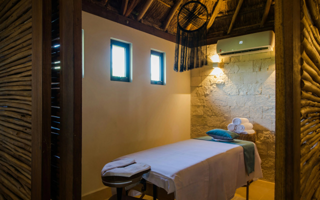 Naay Tulum Curamoria Collection