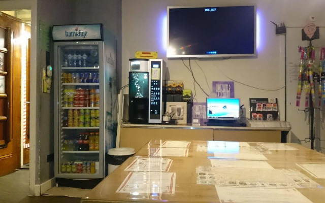 Amigo Hotel - Hostel