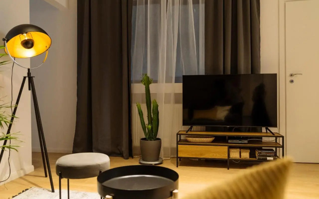 Bright 3BR Flat - Top Location - Green view balcony