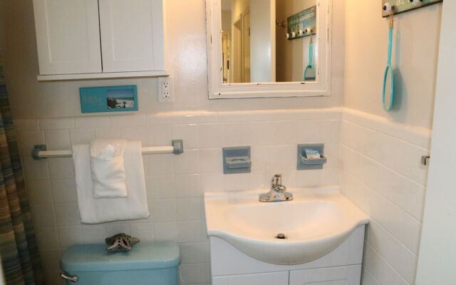 Jamaica Royale 025 - 1 Bedroom Condo