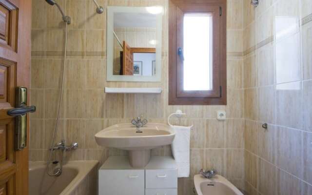Villa - 3 Bedrooms with Pool and WiFi - 106427