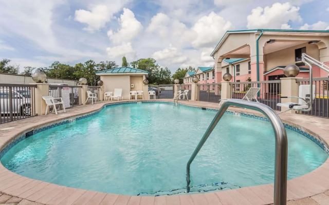 Days Inn Panama City/Callaway