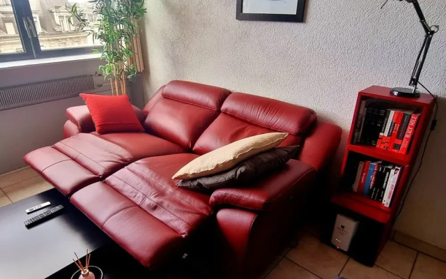 Very Bright Apartment in the Center of the City