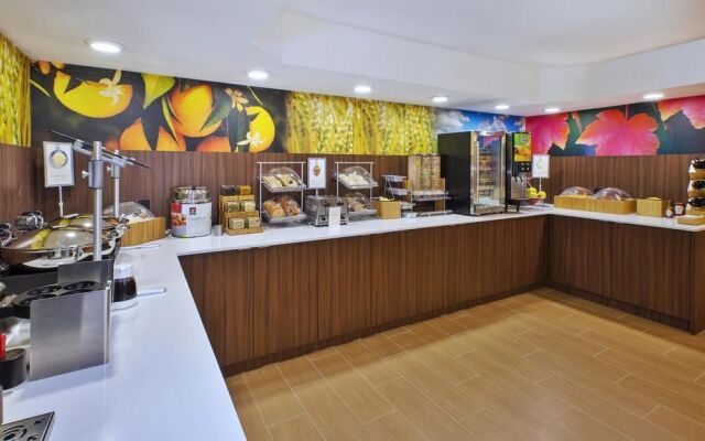 Holiday Inn Express Reston Herndon-Dulles Airport