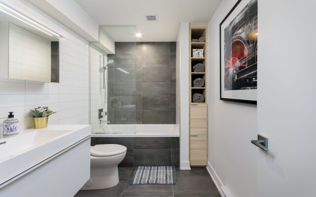 Gorgeous 1BR Sleeps 4 in Griffintown