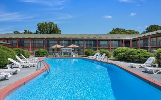 Americas Best Value Inn St. Joseph at I-29