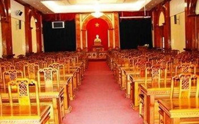 Nha Khach Tien Giang