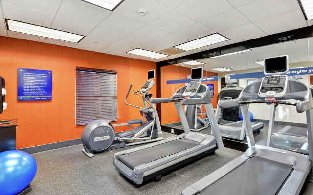 Hampton Inn & Suites Fredericksburg-at Celebrate Virginia