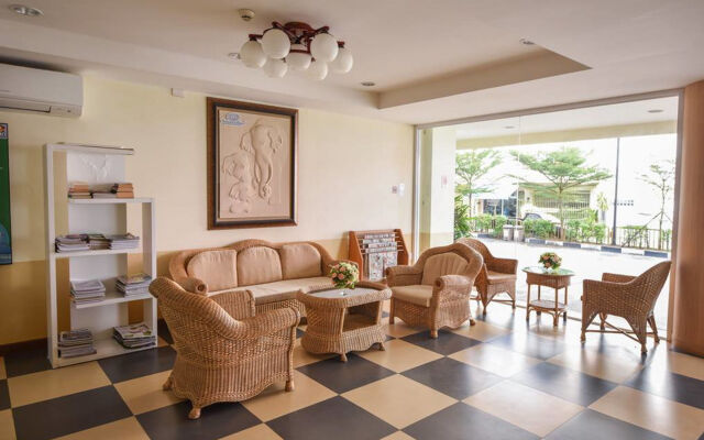 Trat Center Hotel