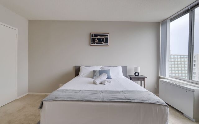Prime Location Apartment at Crystal City