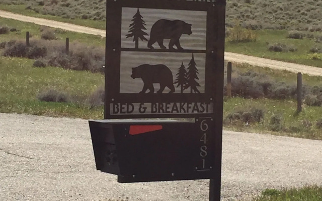 Two Bears Inn Bed & Breakfast