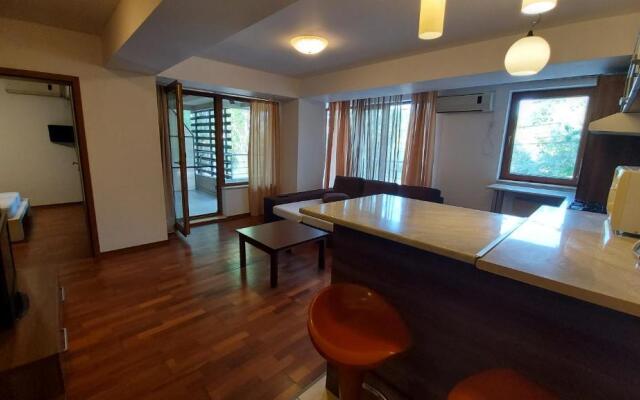 Mamaia Miraj E1