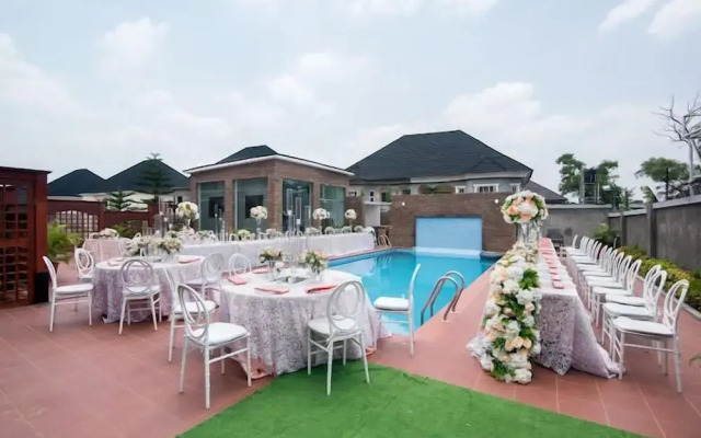 D'Stolz Villa and Hospitality
