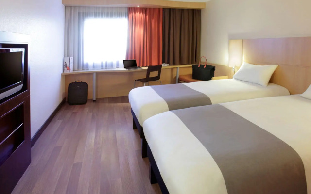 ibis Budapest Heroes Square