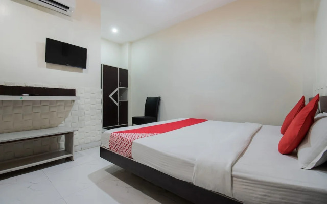 Oyo 44287 Hotel Aarav Plaza