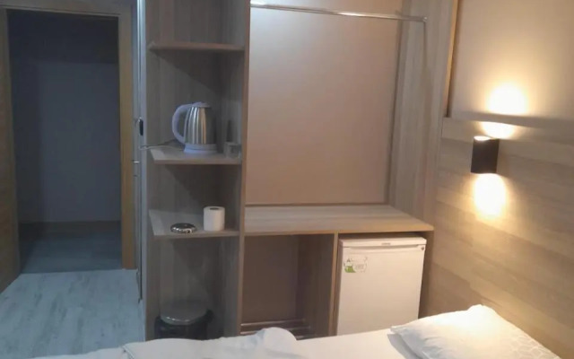 Moon Suit Otel