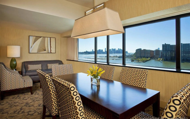 Sheraton Lincoln Harbor Hotel