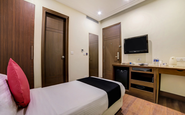 New Haven Hotel Greater Kailash by OYO