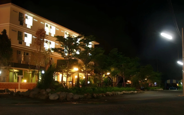 Silver Gold Garden Suvarnabhumi Airport Hotel