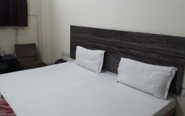 Fabhotel Sarwan